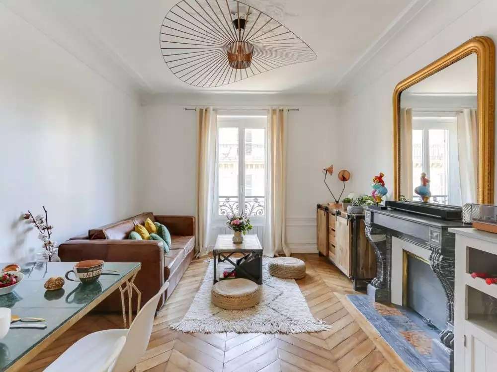 J&rsquo;ai testé la conciergerie Airbnb : mon appartement finance mes voyages !